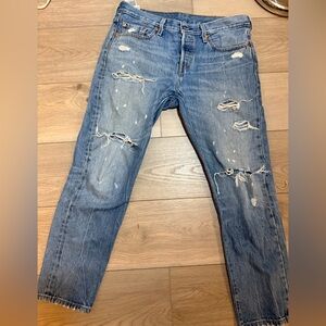 501s 29w x 28L Levi's Relaxed Fit Distressed Blue Jeans
